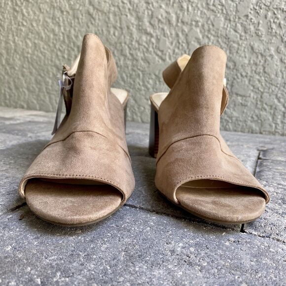 Liz Claiborne Women's Portage Slingback Buckle Dress Sandals Block Heel Size 10 - Picture 3 of 11